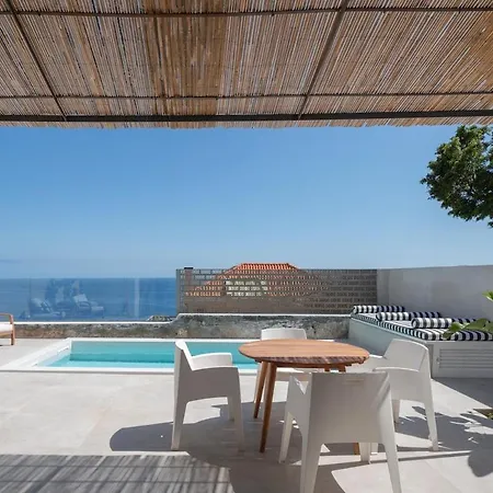 The Boat House Sea Front And Private Pool Villa
