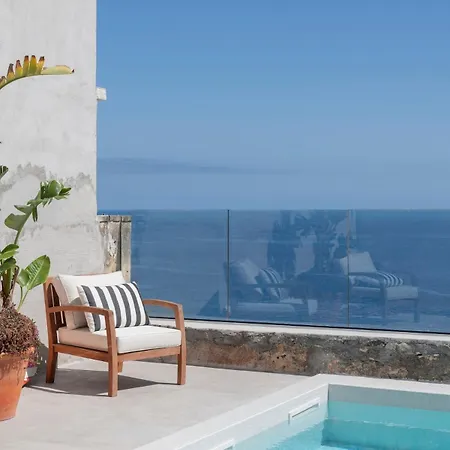 The Boat House Sea Front And Private Pool Villa *