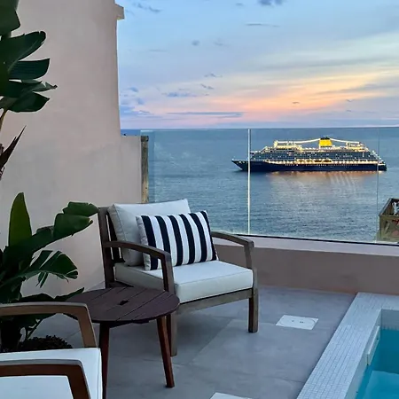 The Boat House Sea Front And Private Pool Villa *